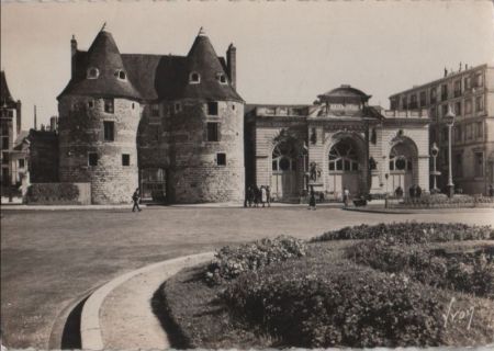 Frankreich - Dieppe - Les Tourelles et le theatre - ca. 1965 Frankreich - Dieppe - Les Tourelles et le theatre - ca. 1965