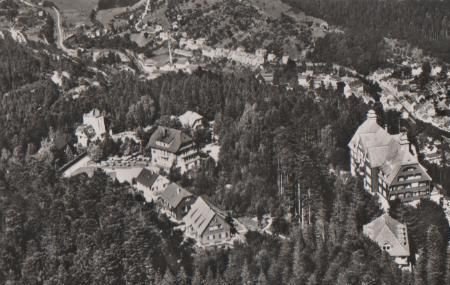 Bad Wildbad - Wildbad - Waldhotel Riexinger von oben - 1955 Bad Wildbad - Wildbad - Waldhotel Riexinger von oben - 1955