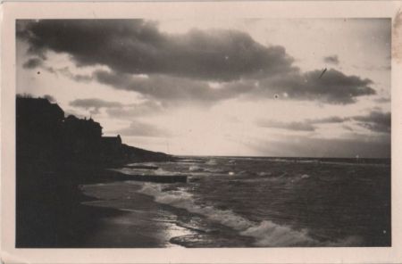 Wellen am Meeresstarnd - ca. 1950 Wellen am Meeresstarnd - ca. 1950