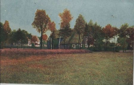 Bauernhof hinter Feld und Wiese Bauernhof hinter Feld und Wiese