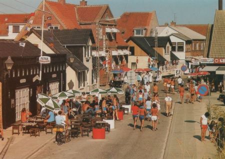 Lokken - Dänemark - belebte Straße Lokken - Dänemark - belebte Straße