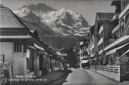 Schweiz - Wengen - Dorfstrasse mit Jungfrau - 1965 Schweiz - Wengen - Dorfstrasse mit Jungfrau - 1965