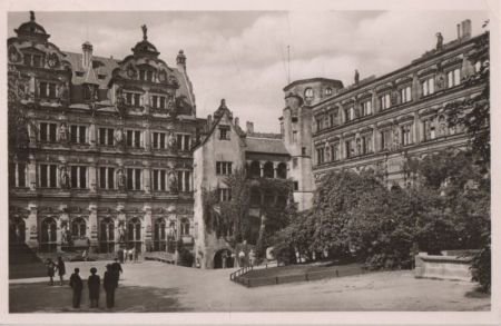 Heidelberg - Schloßhof - 1954 Heidelberg - Schloßhof - 1954