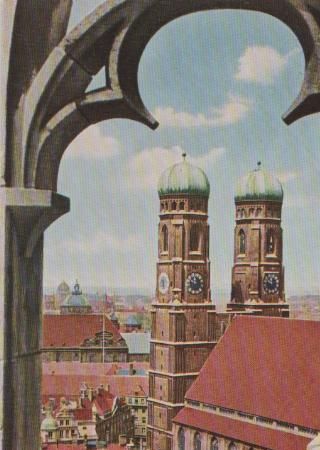 München - Durchblick auf Frauenkirche - 1966 München - Durchblick auf Frauenkirche - 1966