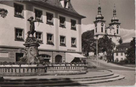 Donaueschingen - Dianabrunnen und Stadttheater - ca. 1960 Donaueschingen - Dianabrunnen und Stadttheater - ca. 1960