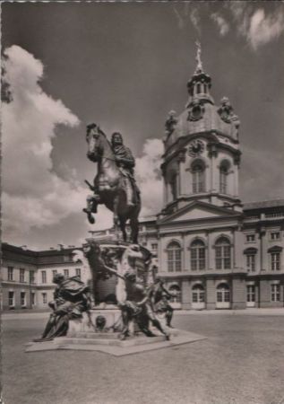Berlin, Schloss Charlottenburg - mit Denkmal Kurfürst - ca. 1965 Berlin, Schloss Charlottenburg - mit Denkmal Kurfürst - ca. 1965
