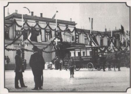 Bielefeld - 90 Jahre Straßenbahn, Pferdewagen vor Hauptbahnhof - ca. 1985 Bielefeld - 90 Jahre Straßenbahn, Pferdewagen vor Hauptbahnhof - ca. 1985