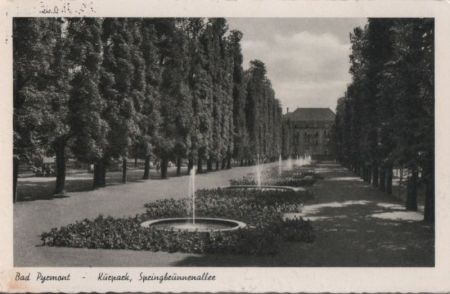 Bad Pyrmont - Kurpark, Springbrunnenallee - 1955 Bad Pyrmont - Kurpark, Springbrunnenallee - 1955