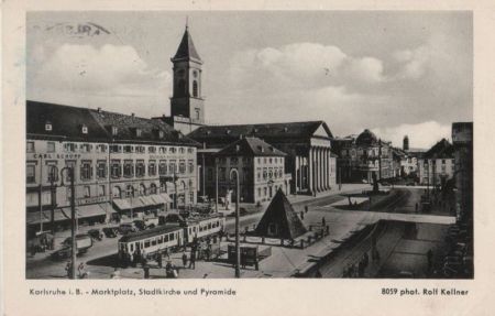 Karlsruhe - Marktplatz, Stadtkirche und Pyramide - 1954 Karlsruhe - Marktplatz, Stadtkirche und Pyramide - 1954