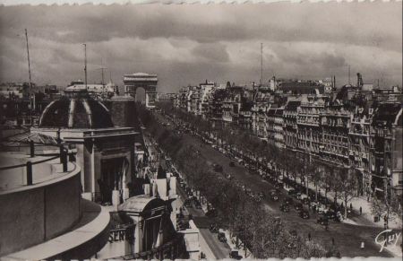 Frankreich - Paris - Avenue des Champs-Elysees - ca. 1950 Frankreich - Paris - Avenue des Champs-Elysees - ca. 1950
