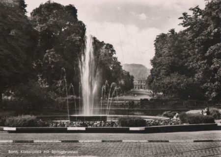 Bonn - Kaiserplatz mit Springbrunnen - ca. 1965 Bonn - Kaiserplatz mit Springbrunnen - ca. 1965