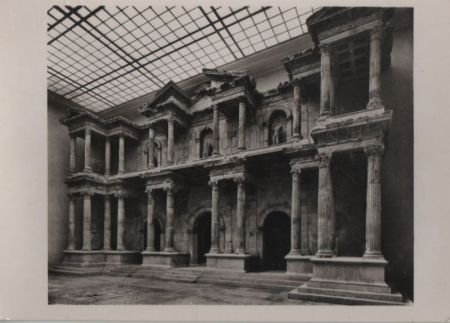 Berlin-Mitte, Pergamon-Museum - Markttor von Milet - ca. 1965 Berlin-Mitte, Pergamon-Museum - Markttor von Milet - ca. 1965