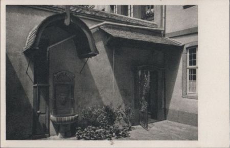 Frankfurt Main - Goethehaus, Höfchen mit Brunnen - ca. 1950 Frankfurt Main - Goethehaus, Höfchen mit Brunnen - ca. 1950