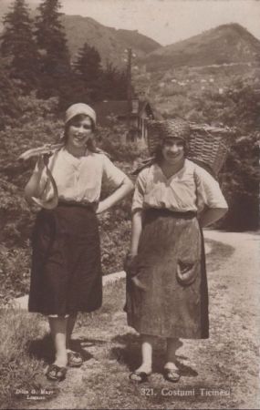 Zwei Frauen mit Korb Zwei Frauen mit Korb