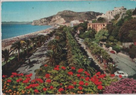 Italien - Finale Ligure - La passeggiata - 1973 Italien - Finale Ligure - La passeggiata - 1973