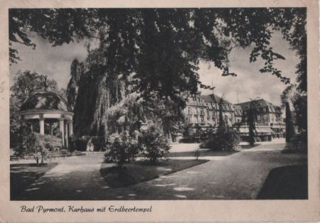 Bad Pyrmont - Kurhaus mit Erdbeertempel - 1955 Bad Pyrmont - Kurhaus mit Erdbeertempel - 1955