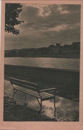 Weg mit Bank am Fluss - ca. 1950 Weg mit Bank am Fluss - ca. 1950