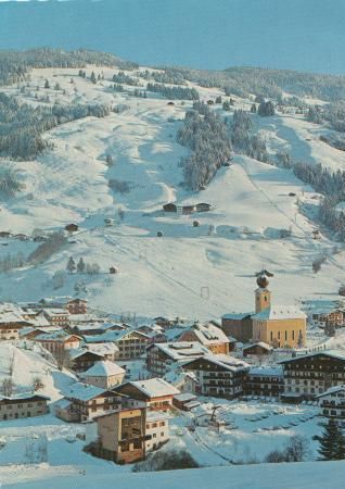 Österreich - Saalbach mit Talstation der Seilbahn - 1977 Österreich - Saalbach mit Talstation der Seilbahn - 1977