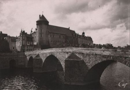 Frankreich - Laval - Le Chateau et le Pont - 1941 Frankreich - Laval - Le Chateau et le Pont - 1941