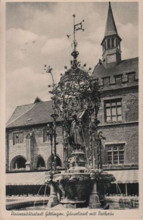 Göttingen - Gänseliesel mit Rathaus - 1962 Göttingen - Gänseliesel mit Rathaus - 1962