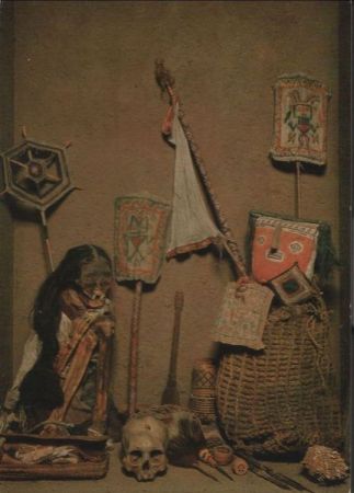 Staatliche Museen, Berlin - Museum für Völkerkunde, Peruanisches Grab - ca. 1985 Staatliche Museen, Berlin - Museum für Völkerkunde, Peruanisches Grab - ca. 1985
