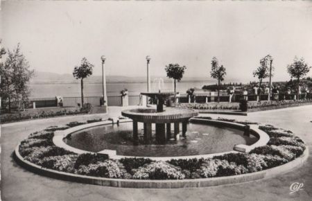 Frankreich - Thonon-les-Bains - Le Fontaine - ca. 1955 Frankreich - Thonon-les-Bains - Le Fontaine - ca. 1955