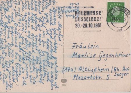 Zwei Puppen feine Kleidung Zwei Puppen feine Kleidung