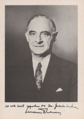 Älterer Mann Schwarzweiß-Bild Älterer Mann Schwarzweiß-Bild