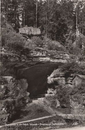 Pottenstein, Oberfranken - eingang Teufelshöhle Pottenstein, Oberfranken - eingang Teufelshöhle