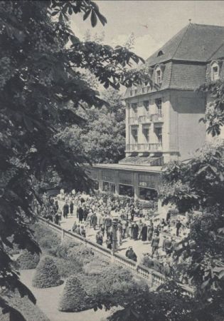 Bad Pyrmont - Kurpark - vor dem Kurhaus Bad Pyrmont - Kurpark - vor dem Kurhaus