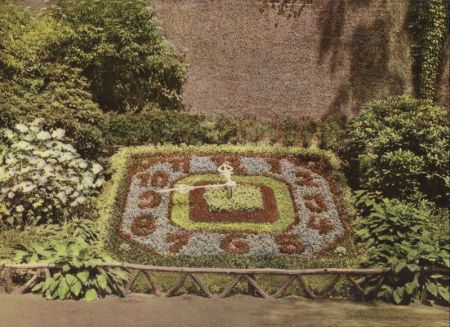 Zittau - Fleischerbastei mit Blumenuhr Zittau - Fleischerbastei mit Blumenuhr