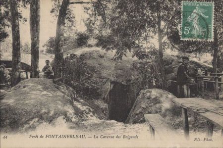 Fontainebleau - Frankreich - Caverne des Brigands Fontainebleau - Frankreich - Caverne des Brigands