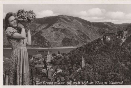 Bacharach - Frau mit Trauben Bacharach - Frau mit Trauben
