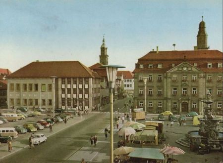 Erlangen - Rathaus mit Markt Erlangen - Rathaus mit Markt