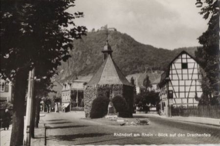 Bad Honnef-Rhöndorf - Blick zum Drachenfels Bad Honnef-Rhöndorf - Blick zum Drachenfels