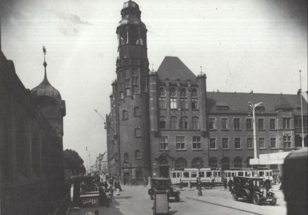 Essen - Triebwagen an Hauptpost Essen - Triebwagen an Hauptpost