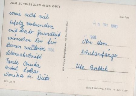 Zum Schulbeginn lernende Kinder Zum Schulbeginn lernende Kinder