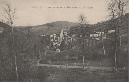 Courzieu - Frankreich - Un coin de Village Courzieu - Frankreich - Un coin de Village