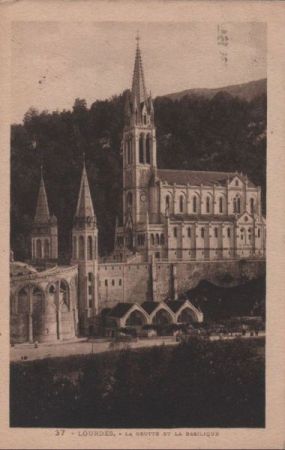 Frankreich - Lourdes - La Grotte et la Basilique - 1934 Frankreich - Lourdes - La Grotte et la Basilique - 1934