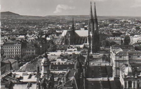 Österreich - Wien - Blick v. Rathaus zur Votivkirche - 1962 Österreich - Wien - Blick v. Rathaus zur Votivkirche - 1962