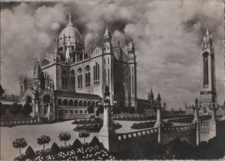 Frankreich - Lisieux - Basilique, Panorama general - ca. 1960 Frankreich - Lisieux - Basilique, Panorama general - ca. 1960