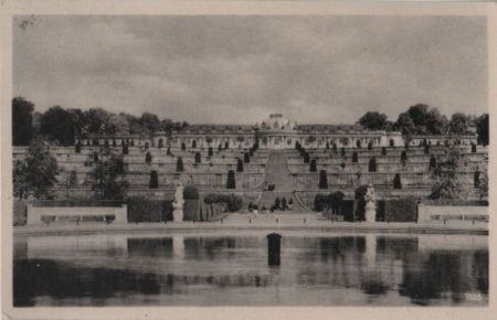 Potsdam - Sanssouci, Schloß mit Terrassen - 1957 Potsdam - Sanssouci, Schloß mit Terrassen - 1957