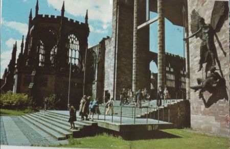 Großbritannien - Coventry - Cathedral Entrance - 1977 Großbritannien - Coventry - Cathedral Entrance - 1977