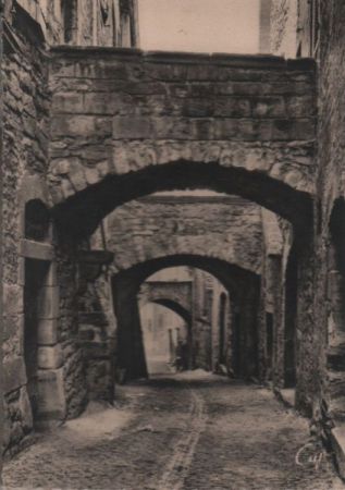 Frankreich - Aubenas - Une Vieille Rue - ca. 1950 Frankreich - Aubenas - Une Vieille Rue - ca. 1950