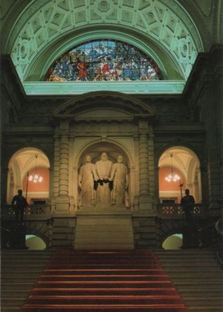 Schweiz - Bern - Bundeshaus, Kuppelhalle, Haupttreppe - 1985 Schweiz - Bern - Bundeshaus, Kuppelhalle, Haupttreppe - 1985