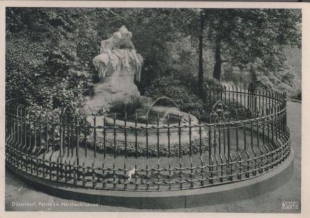 Düsseldorf - Partie im Märchenbrunnen - ca. 1950 Düsseldorf - Partie im Märchenbrunnen - ca. 1950