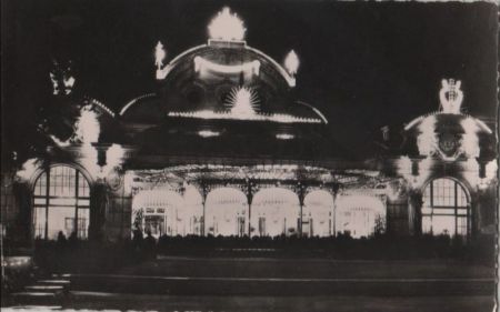Frankreich - Vichy - Le casino la nuit - 1957 Frankreich - Vichy - Le casino la nuit - 1957